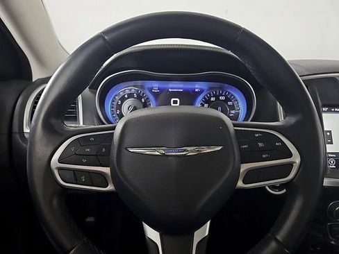 Used 2017 Chrysler 300 Limited w/ Value Package image 20