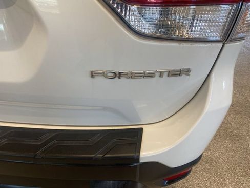 Used 2023 Subaru Forester Premium AWD/4WD image 7
