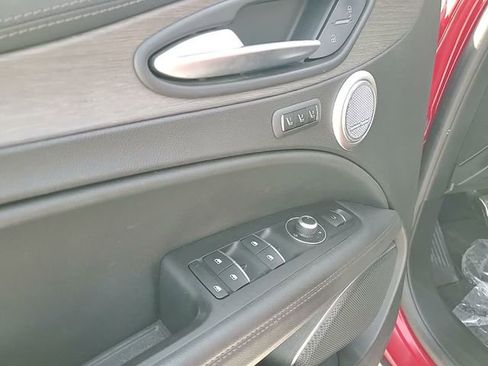 Used 2022 Alfa Romeo Stelvio Ti image 14