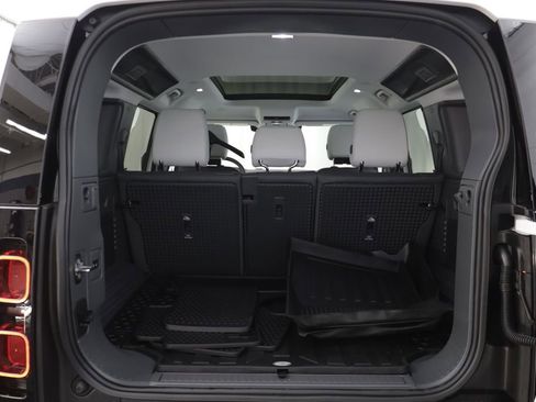 Certified 2025 Land Rover Defender 110 S AWD/4WD image 19