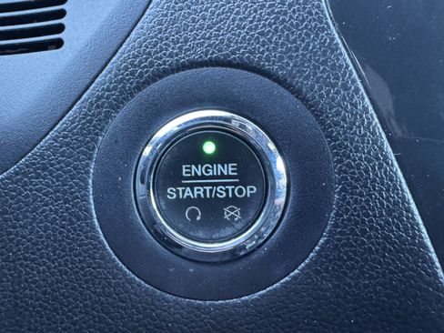 Used 2017 Ford Explorer XLT w/ Equipment Group 202A image 29