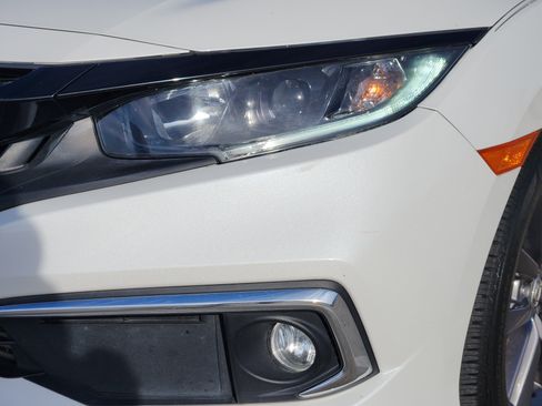Used 2019 Honda Civic EX image 9
