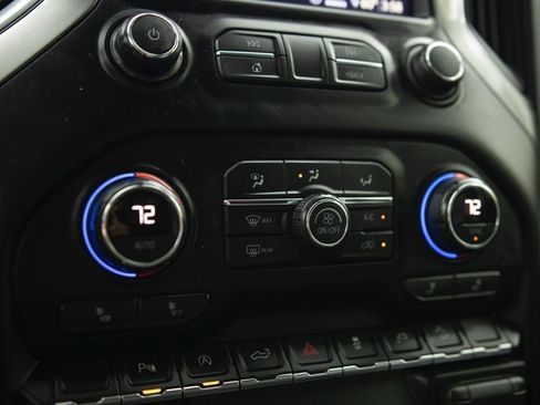 Used 2020 Chevrolet Silverado 1500 LT Trail Boss w/ Midnight Edition image 9