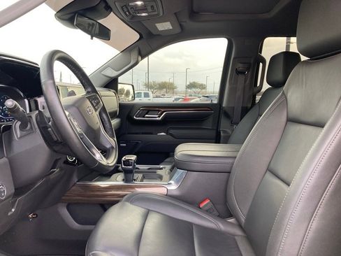 Used 2025 Chevrolet Silverado 1500 LT Trail Boss w/ Convenience Package II image 9