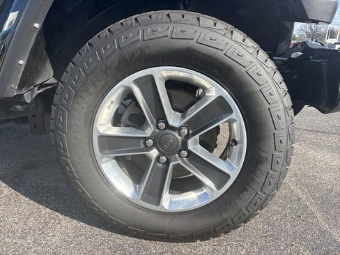 Used 2023 Jeep Wrangler Sahara image 5