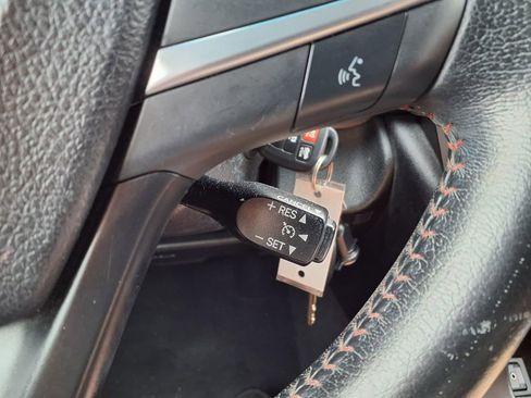 Used 2015 Toyota Camry SE FWD image 18
