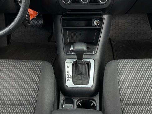 Used 2010 Volkswagen Tiguan SE AWD/4WD image 21