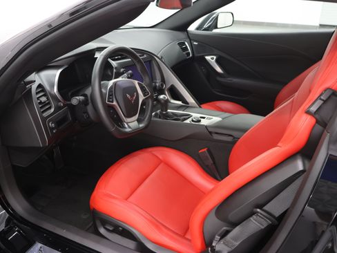 Used 2019 Chevrolet Corvette Stingray Coupe w/ Carbon Flash Badge Package RWD image 8