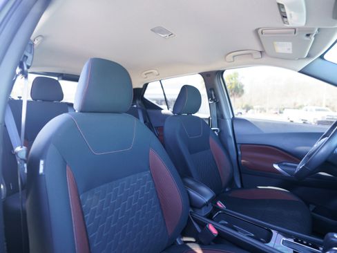 Used 2023 Nissan Kicks SR image 13