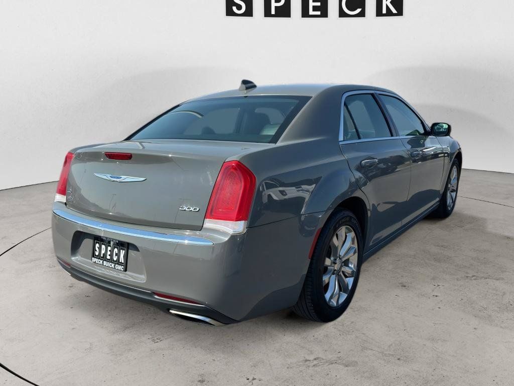 Used 2017 Chrysler 300 Limited AWD/4WD image 5