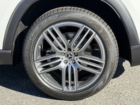 New 2026 Mercedes-Benz GLS 450 4MATIC image 15