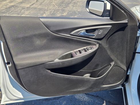 Used 2022 Chevrolet Malibu LT image 16