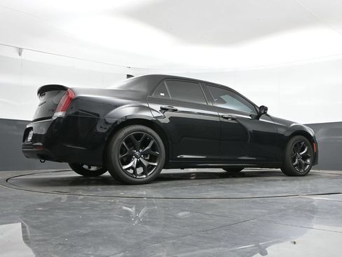 Used 2022 Chrysler 300 S RWD image 39