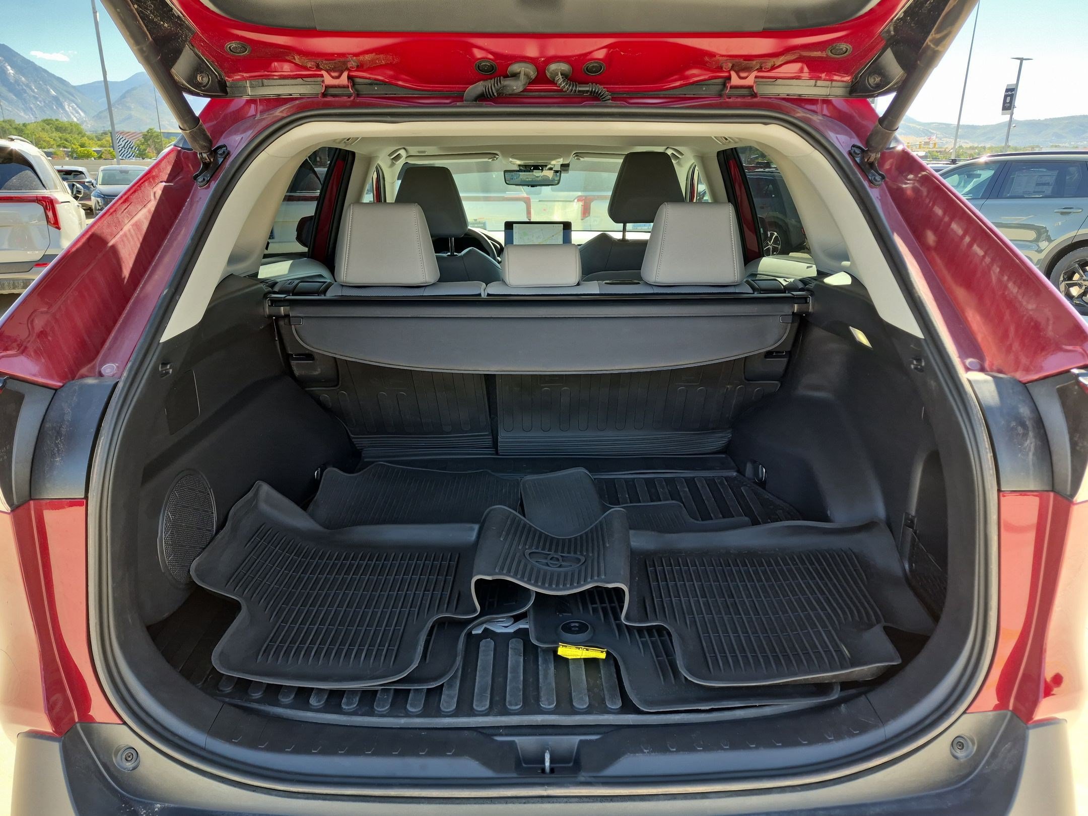Used 2025 Toyota RAV4 Limited w/ Advanced Technology Package AWD/4WD image 31