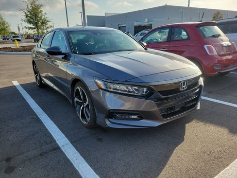 Used 2018 Honda Accord Sport image 2