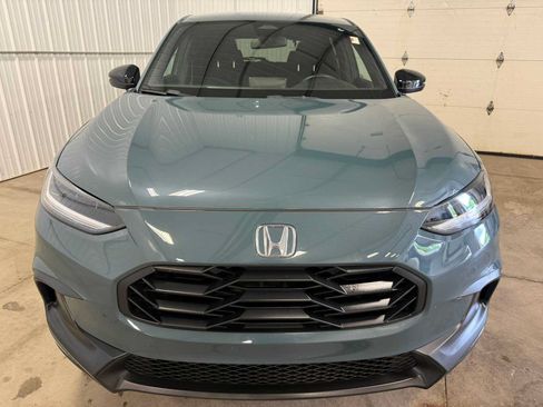 Used 2024 Honda HR-V Sport image 3