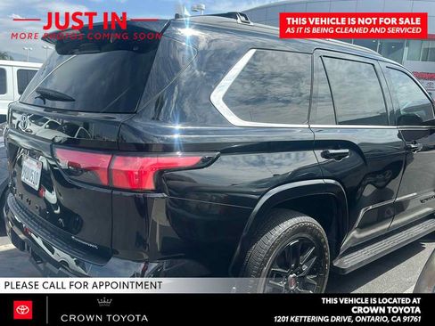 Used 2025 Toyota Sequoia SR5 w/ SR5 Premium Package AWD/4WD image 3
