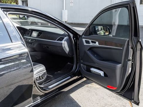 Used 2015 Hyundai Genesis 5.0 w/ Option Group 05 RWD image 14