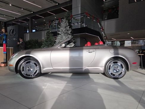 Used 2002 Lexus SC 430 Convertible RWD image 18