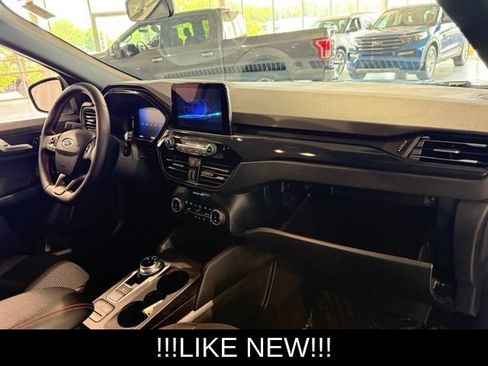 Used 2025 Ford Escape ST-Line Select AWD/4WD image 12