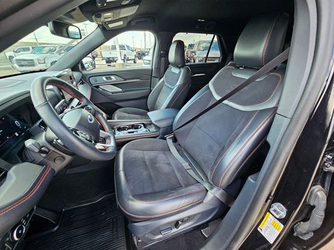 Certified 2025 Ford Explorer ST RWD image 17
