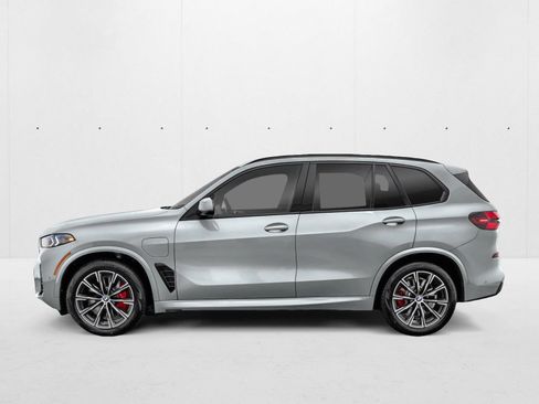 Used 2026 BMW X5 xDrive50e w/ M Sport Package AWD/4WD image 3