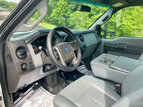 Used 2016 Ford F250 XL w/ Power Equipment Group AWD/4WD image 13