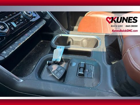 Used 2025 GMC Sierra 2500 Denali Ultimate w/ Snow Plow Prep/Camper Package AWD/4WD image 15