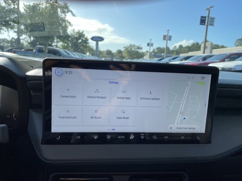 New 2025 Ford Maverick Lariat w/ Black Appearance Package image 24