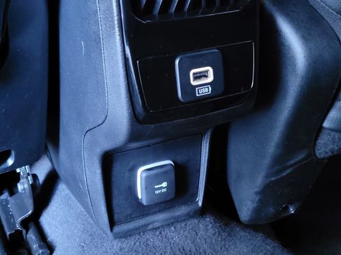 Used 2023 Jeep Compass Limited image 11