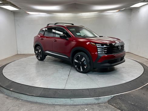 New 2026 Nissan Kicks SR w/ Cold Weather Package image 7