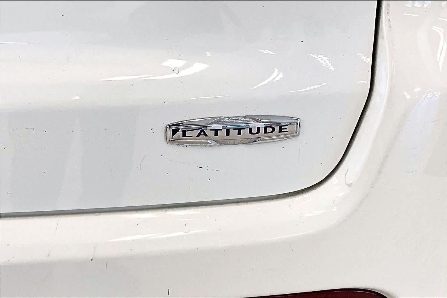 Used 2020 Jeep Compass Latitude FWD image 26