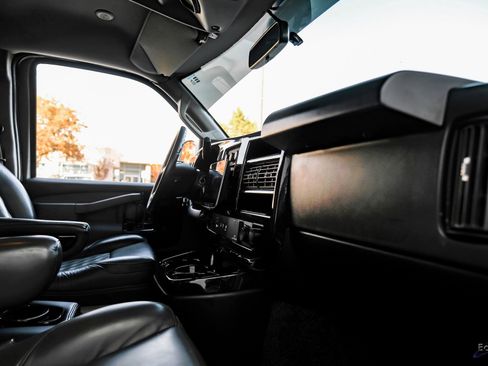 Used 2023 Chevrolet Express 2500 image 46