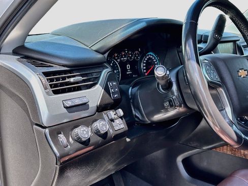 Used 2019 Chevrolet Suburban Premier w/ Premier Plus Edition AWD/4WD image 10