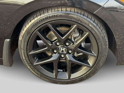 Used 2025 Honda Civic Sport image 9
