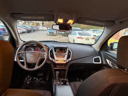 Used 2017 GMC Terrain SLE image 18