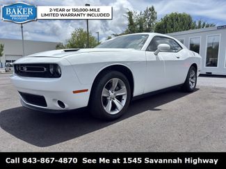 Used 2019 Dodge Challenger SXT image 1