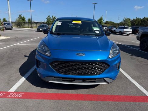 Used 2020 Ford Escape SE Sport FWD image 2