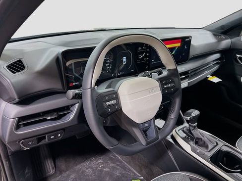 New 2025 Kia K4 GT-Line image 9