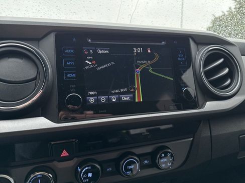 Used 2017 Toyota Tacoma TRD Sport image 27