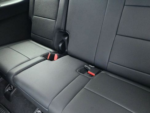 New 2026 Chevrolet Traverse LT image 17