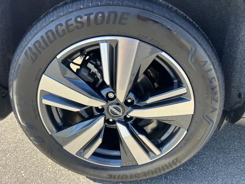 Certified 2023 Nissan Rogue Platinum w/ Platinum Premium Package image 11