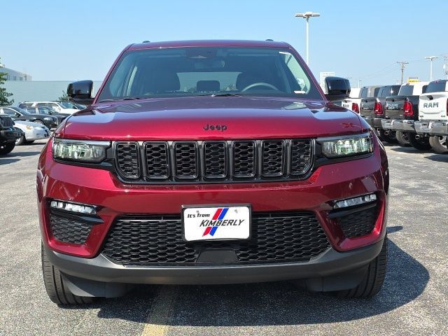 Used 2023 Jeep Grand Cherokee Limited w/ Black Appearance Package AWD/4WD image 6