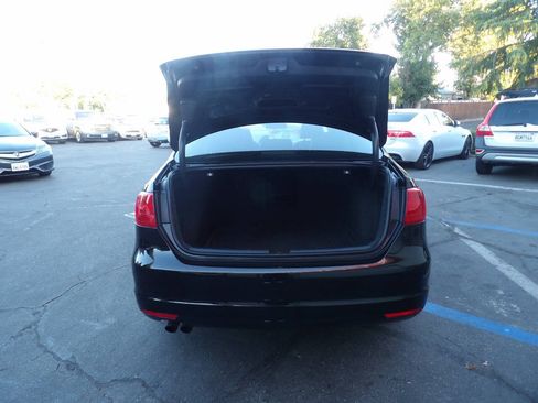 Used 2013 Volkswagen Jetta SE FWD image 11