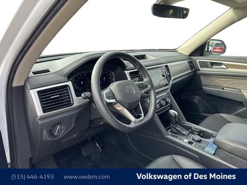 Used 2022 Volkswagen Atlas SEL image 2