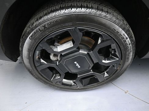 Certified 2024 Kia Sorento SX image 12