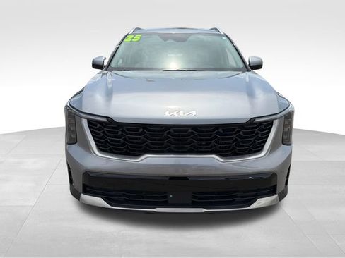 Certified 2025 Kia Sorento EX FWD image 2