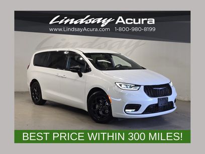 Used 2024 Chrysler Pacifica Limited
