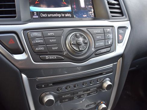 Used 2018 Nissan Pathfinder SL w/ SL Premium Package FWD image 13