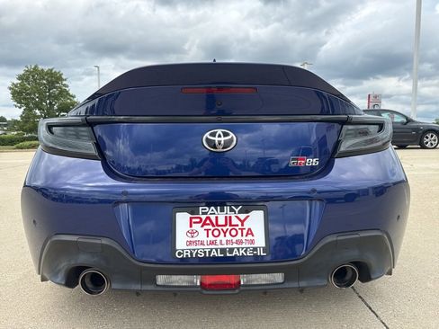 Used 2023 Toyota GR86 Premium w/ ALL Weather Mat Package (TMS) image 4